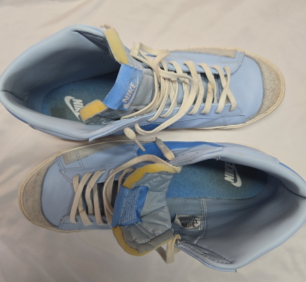 Nike Light Blue High-Top Sneakers with Dark Blue Swoosh - Picture 4 of 4